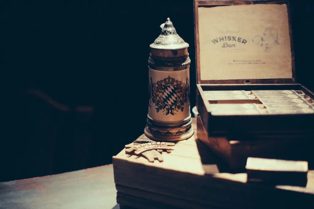 Whisker Dam protège moustache bière