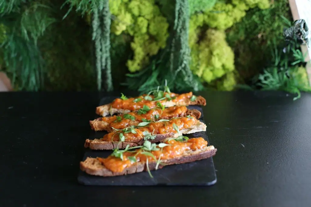 Le pan con tomate confite de 16 heures