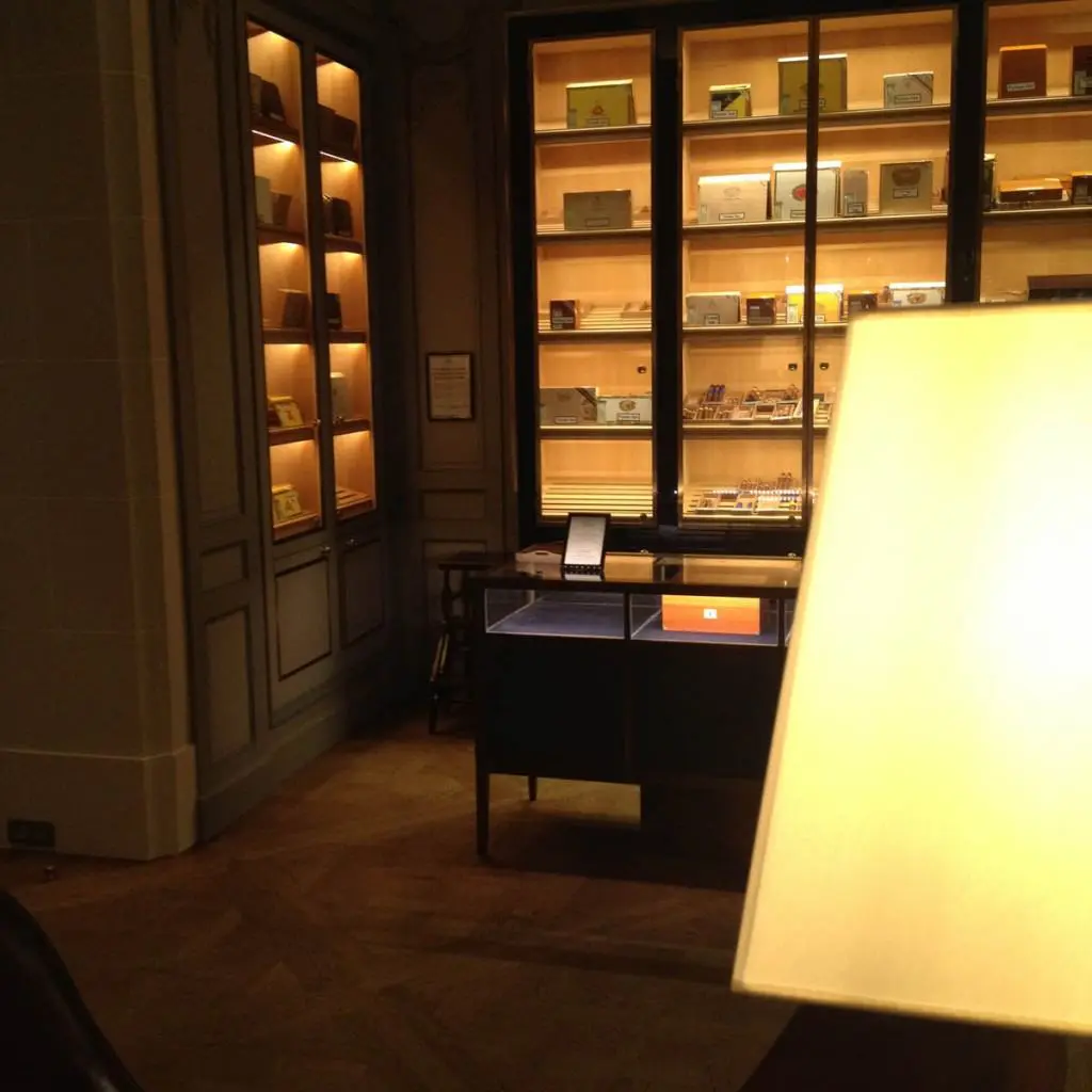 Mathieu Le Feuvrier Bar Le Peninsula