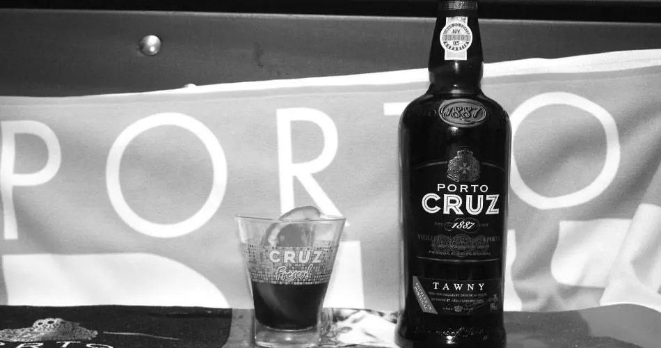 PORTO CRUZ PROPOSE DE DEGUSTER LE PORTO EN MODE FRESCO Porto