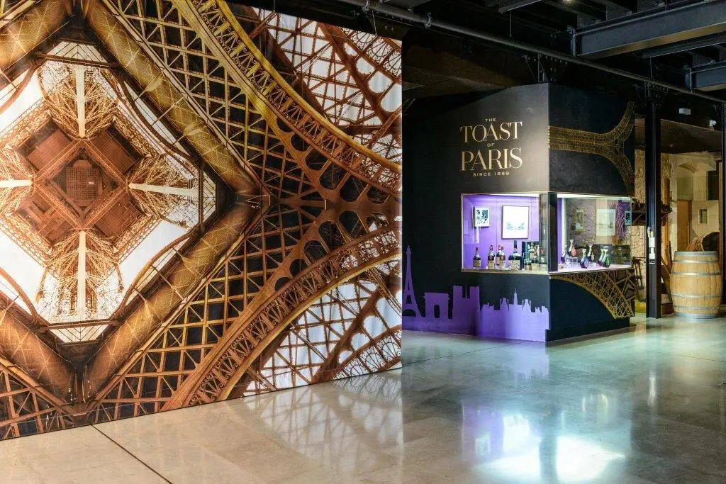 COURVOISIER Taost of paris cocktail