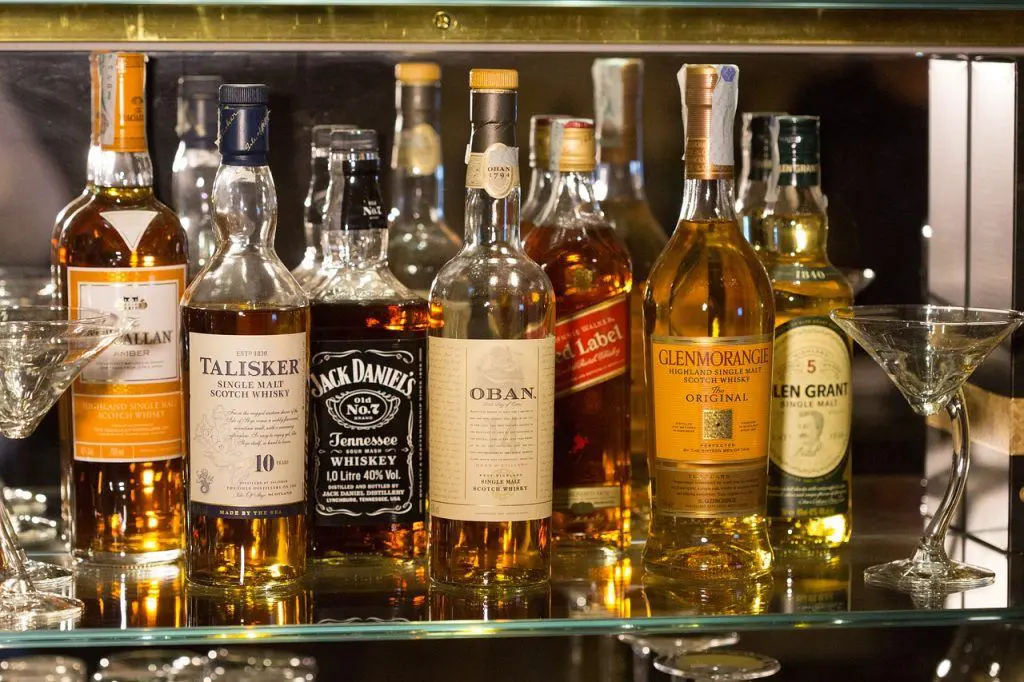 Comment conserver ses bouteilles de whisky