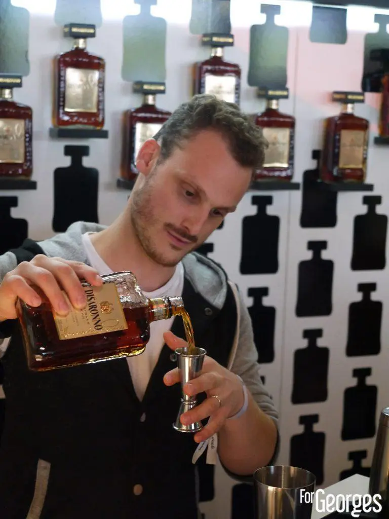 Disaronno cocktail - cocktail street Paris