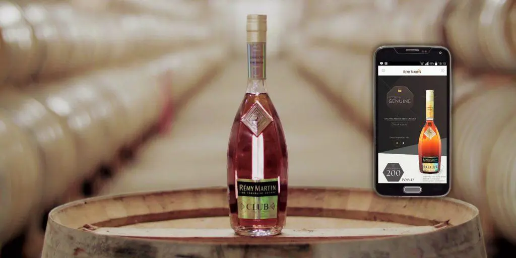 Bouteille connectée remy martin club