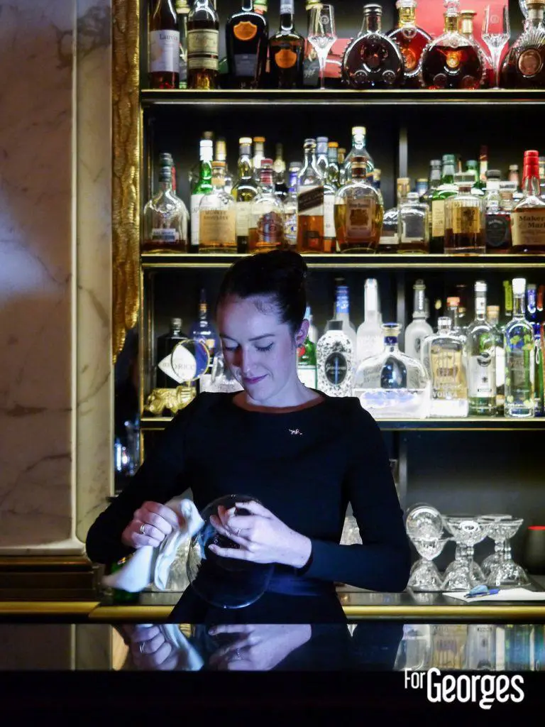 Roxanne Remmery Bar La Réserve Palace Paris