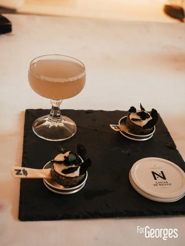 Cocktail caviar Vodka Nadé cocktail