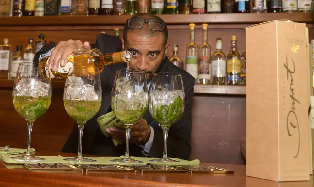 Alain Gabriel barman Calvados