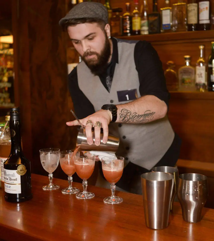 Axel Angot barman cocktail