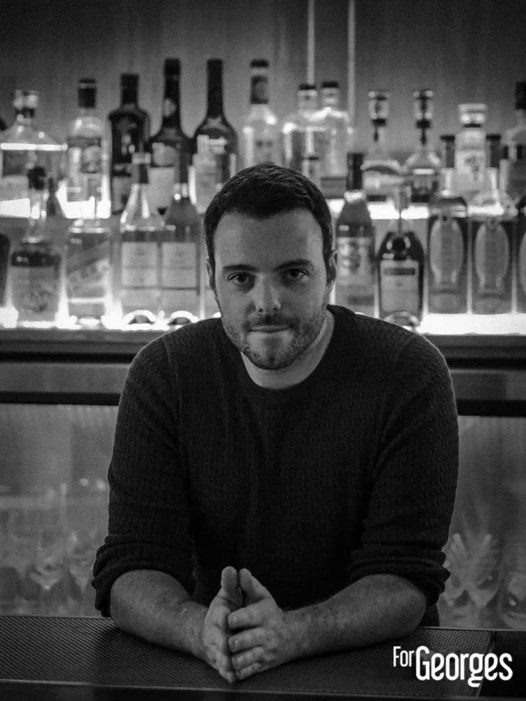 Marc Bonneton portrait à l'antiquaire