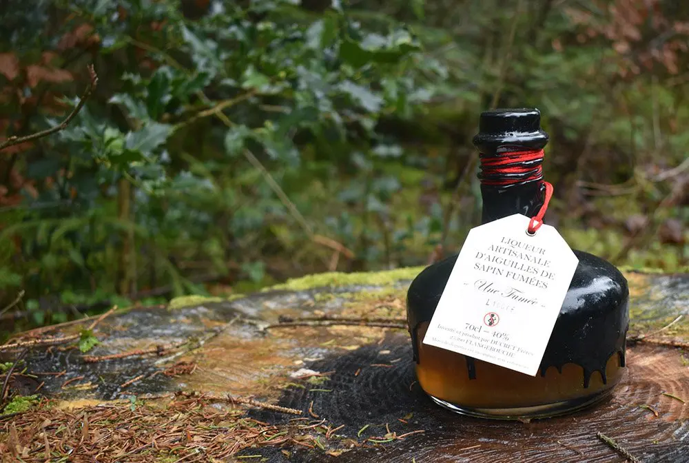 Liqueur d'aiguilles de sapin fumées