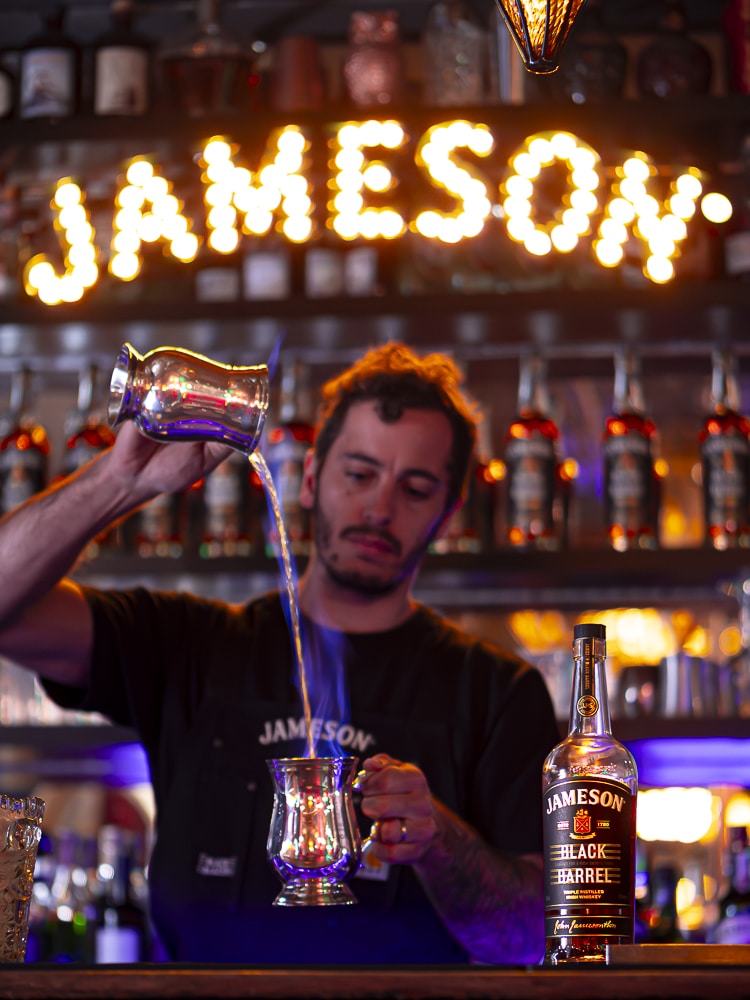 Blue Blazer par Samuel avec Black Barrel