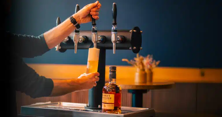 Under Pressure Academy : Monkey Shoulder rouvre le labo, et hausse le niveau Monkey Shoulder