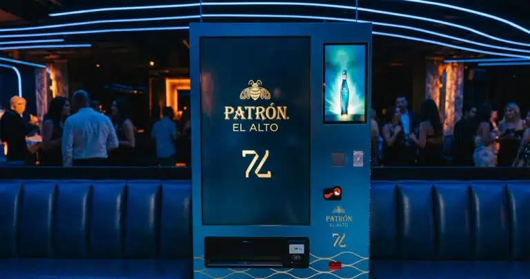 Patrón ouvre un lounge à Tequila avec distributeur de mini-bouteilles à Londres Patron El Alto Distributeur