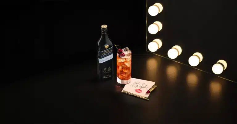 Johnnie Walker s’associe à Sabrina Carpenter pour une bouteille Black Label en édition limitée